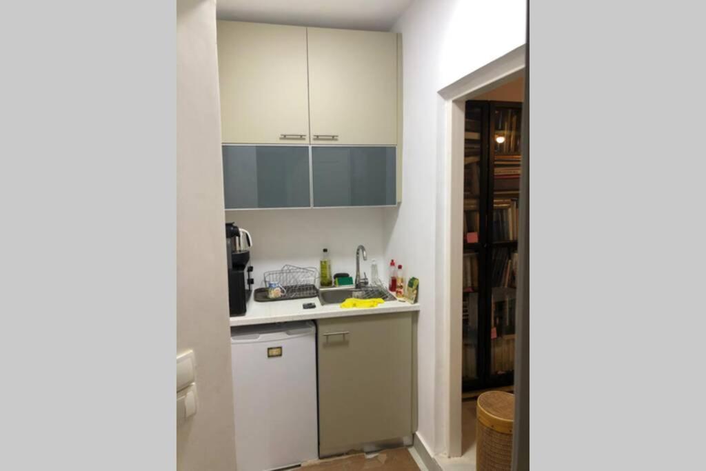 شقة أثينا  في Exarcheia: Independent Ground Floor House. المظهر الخارجي الصورة